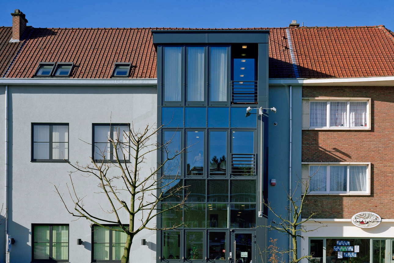 Aclalmand Cabinet Europe