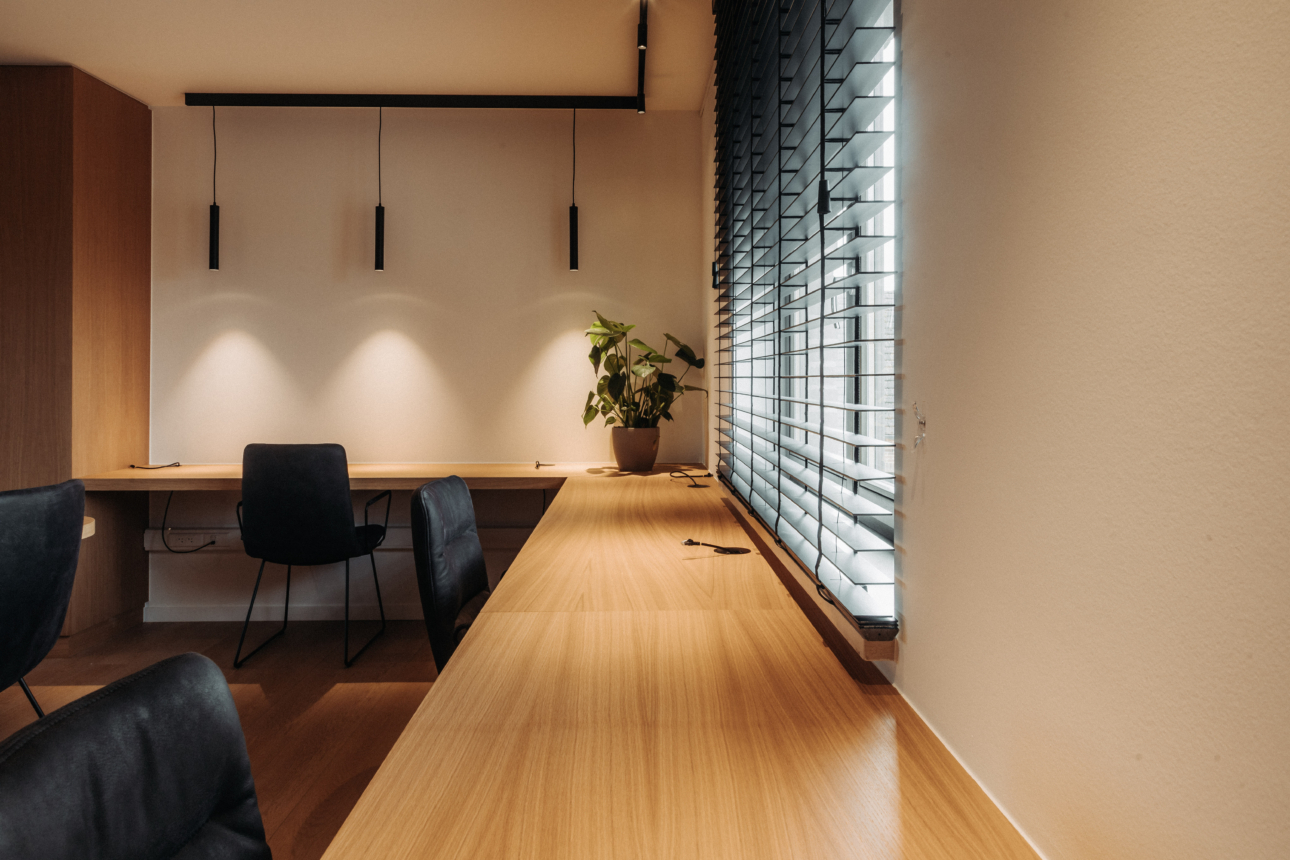 Aclalmand Bureaux whitestone II