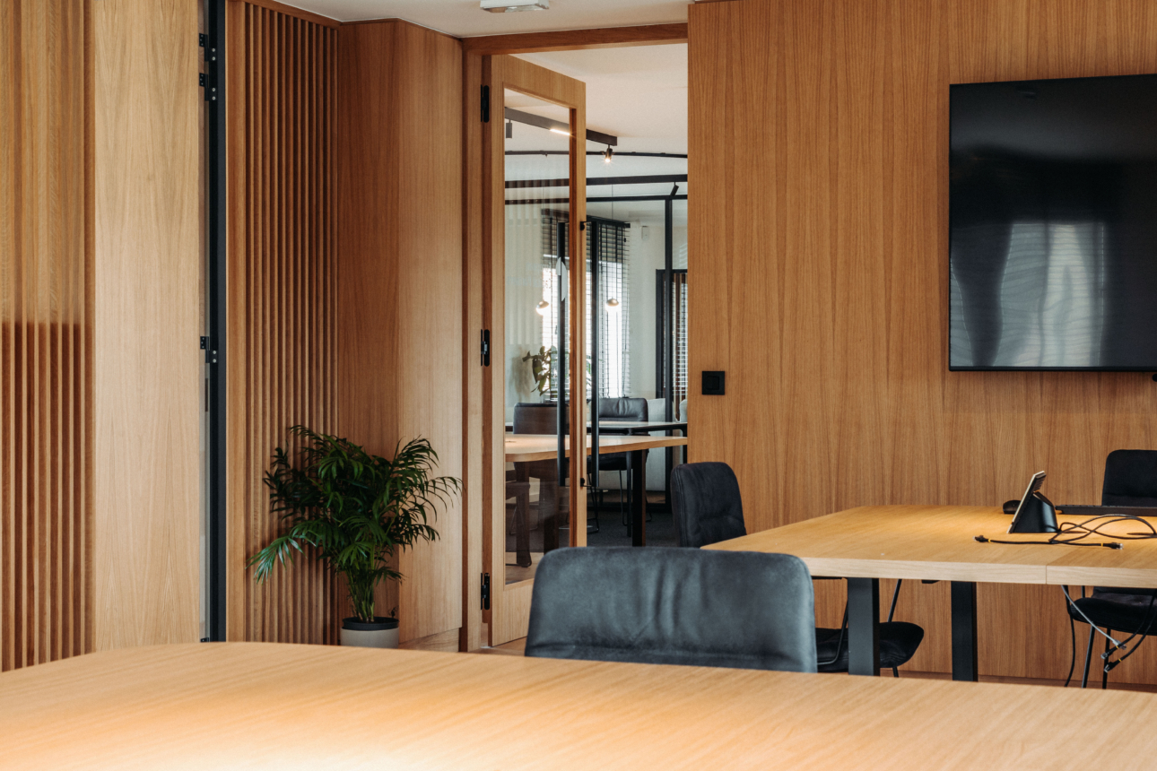 Aclalmand Bureaux whitestone II