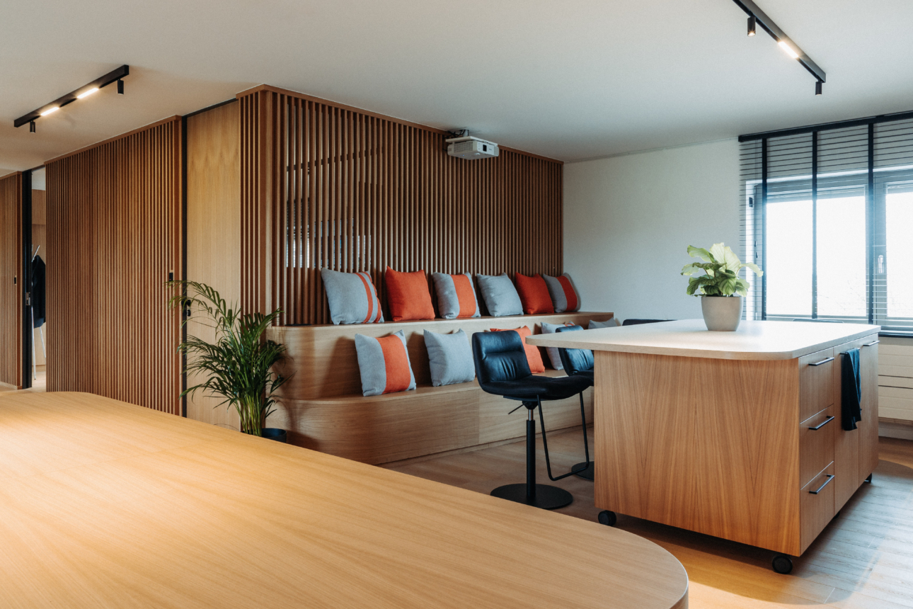 Aclalmand Bureaux whitestone II